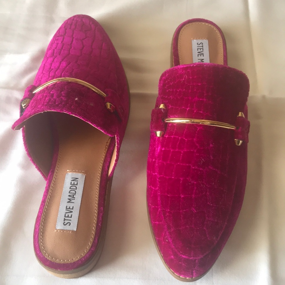 Fuchsia velvet mules